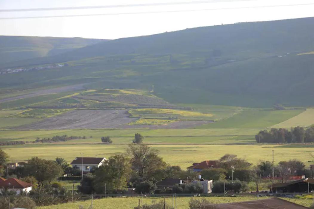 בגג העמק On The Roof Of The Valley HaZor'im Екстер'єр фото
