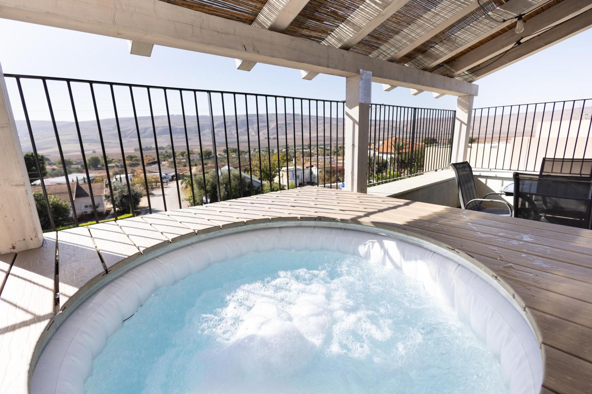 בגג העמק On The Roof Of The Valley HaZor'im Екстер'єр фото